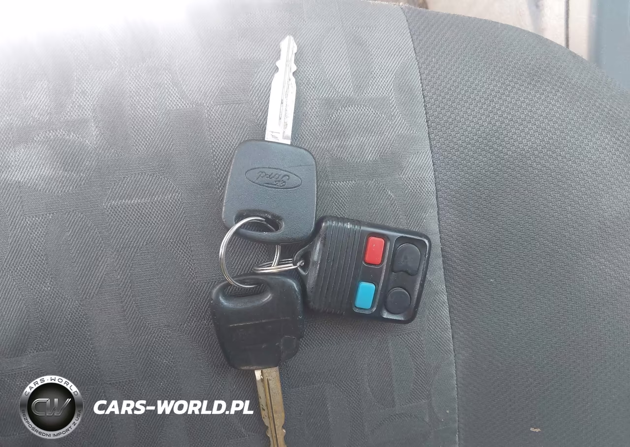 2005 Ford Focus Zxw VIN:1FAFP36NX5W215518 - 11