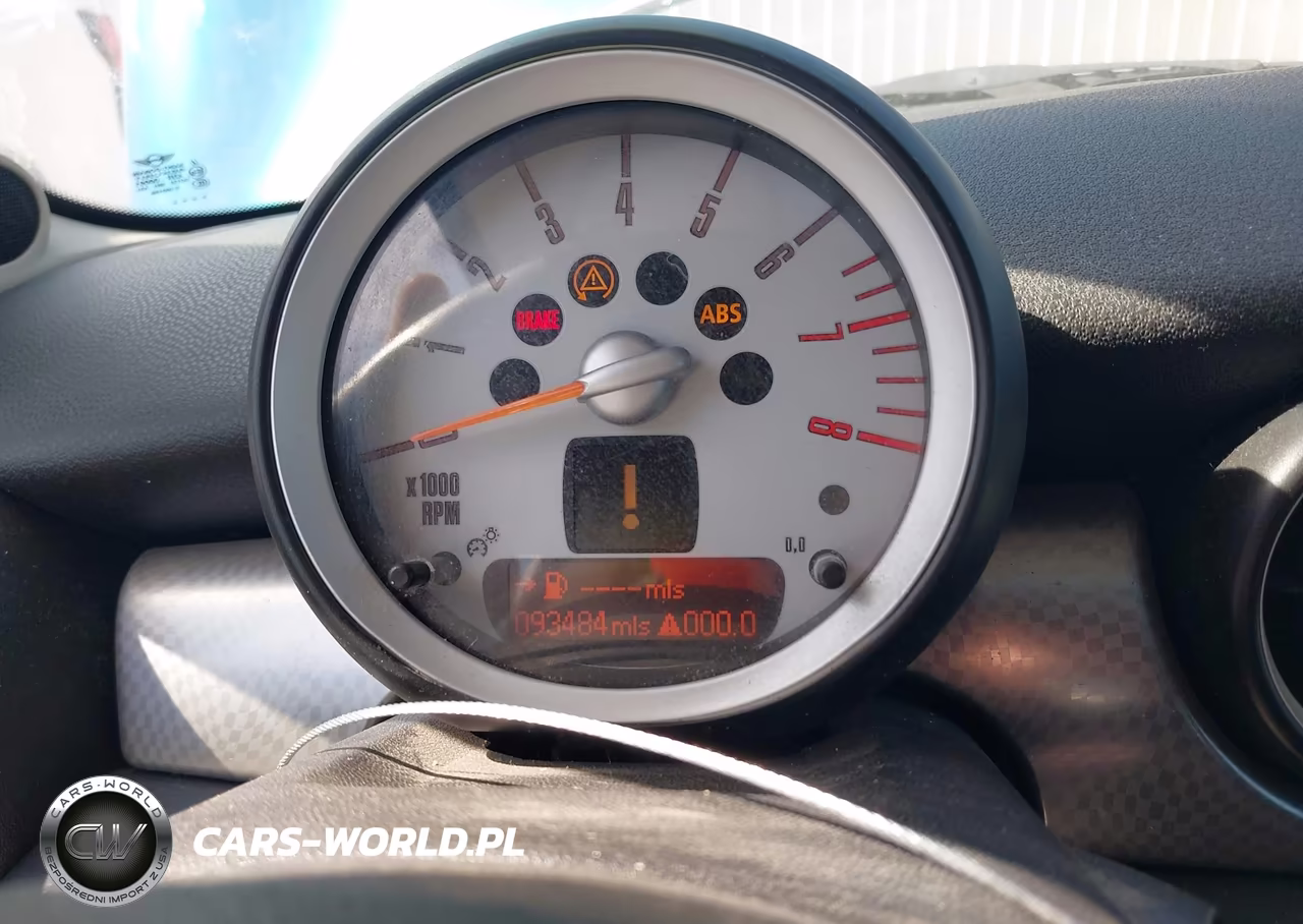 2008 Mini Cooper S VIN:WMWMF73528TV33944 - 7