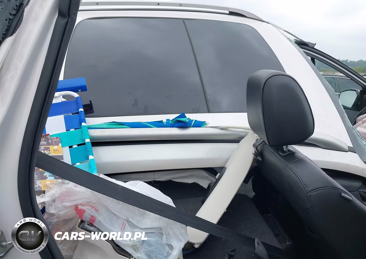 2017 Ford Escape Titanium VIN:1FMCU9JD1HUE42034 - 8
