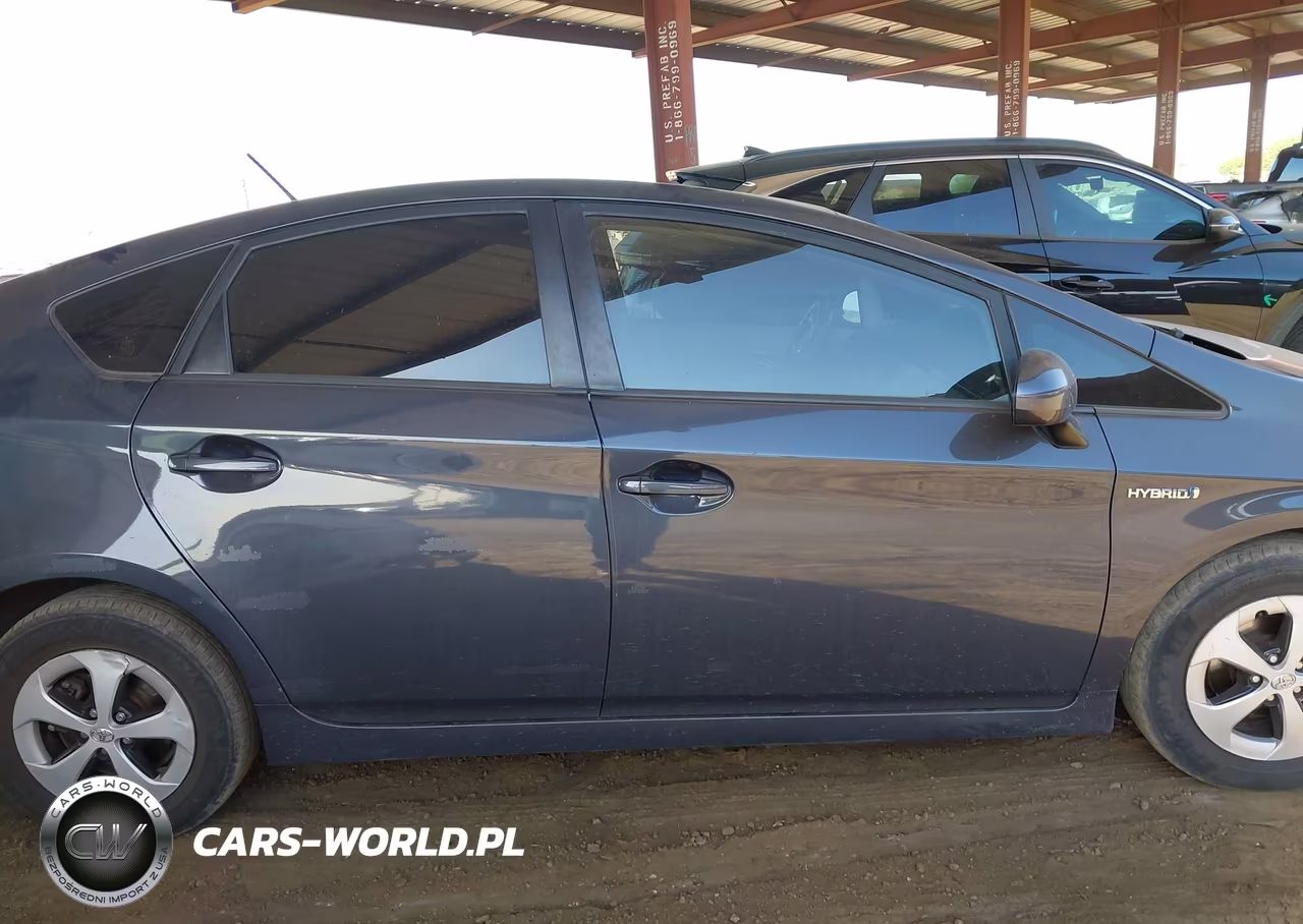 2013 Toyota Prius Two VIN:JTDKN3DU2D1672781 - 13