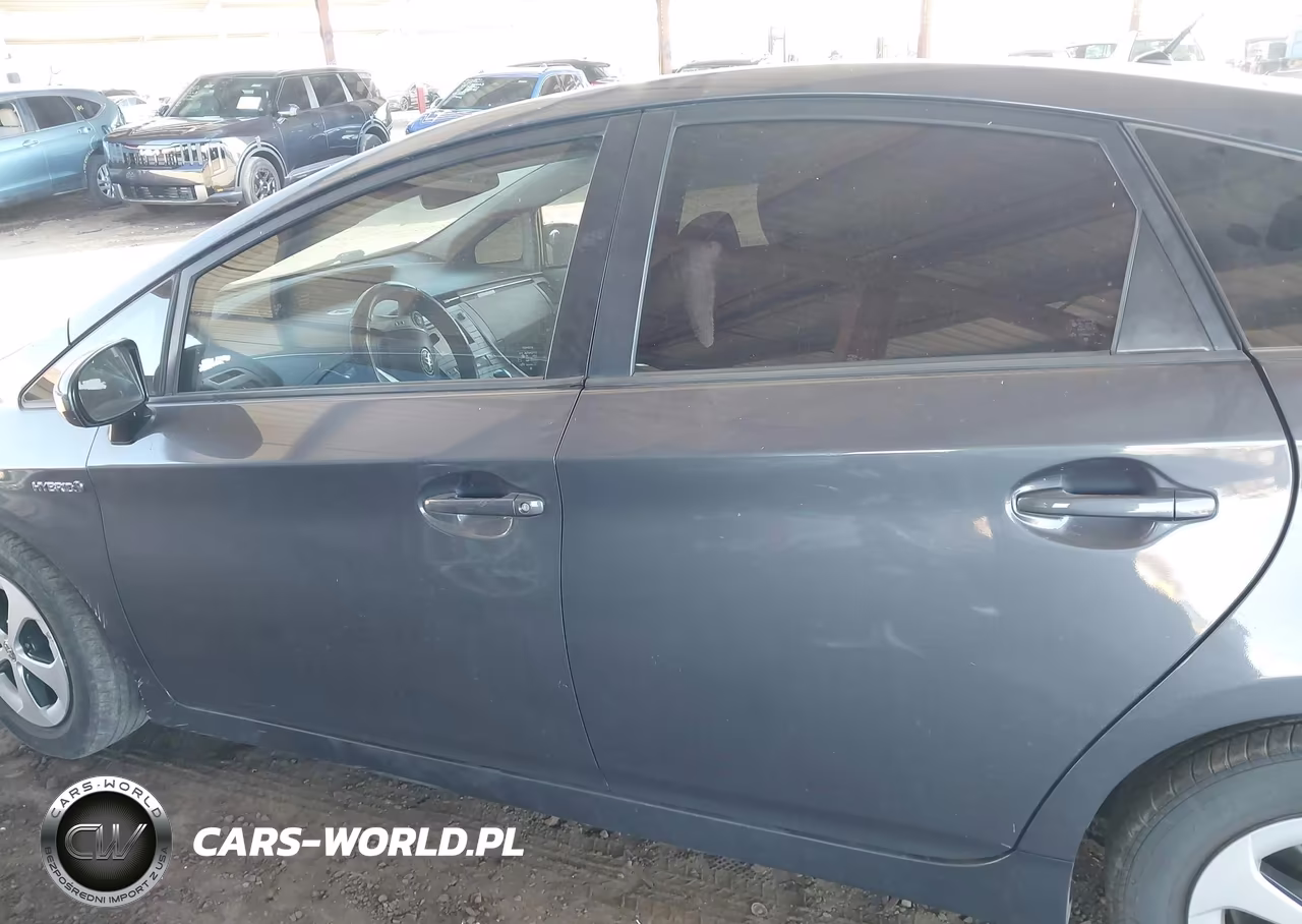 2013 Toyota Prius Two VIN:JTDKN3DU2D1672781 - 14