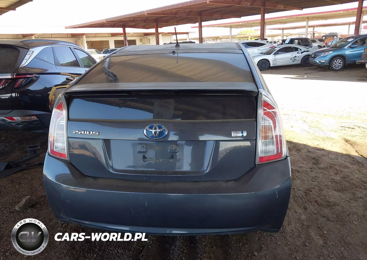 2013 Toyota Prius Two VIN:JTDKN3DU2D1672781 - 16