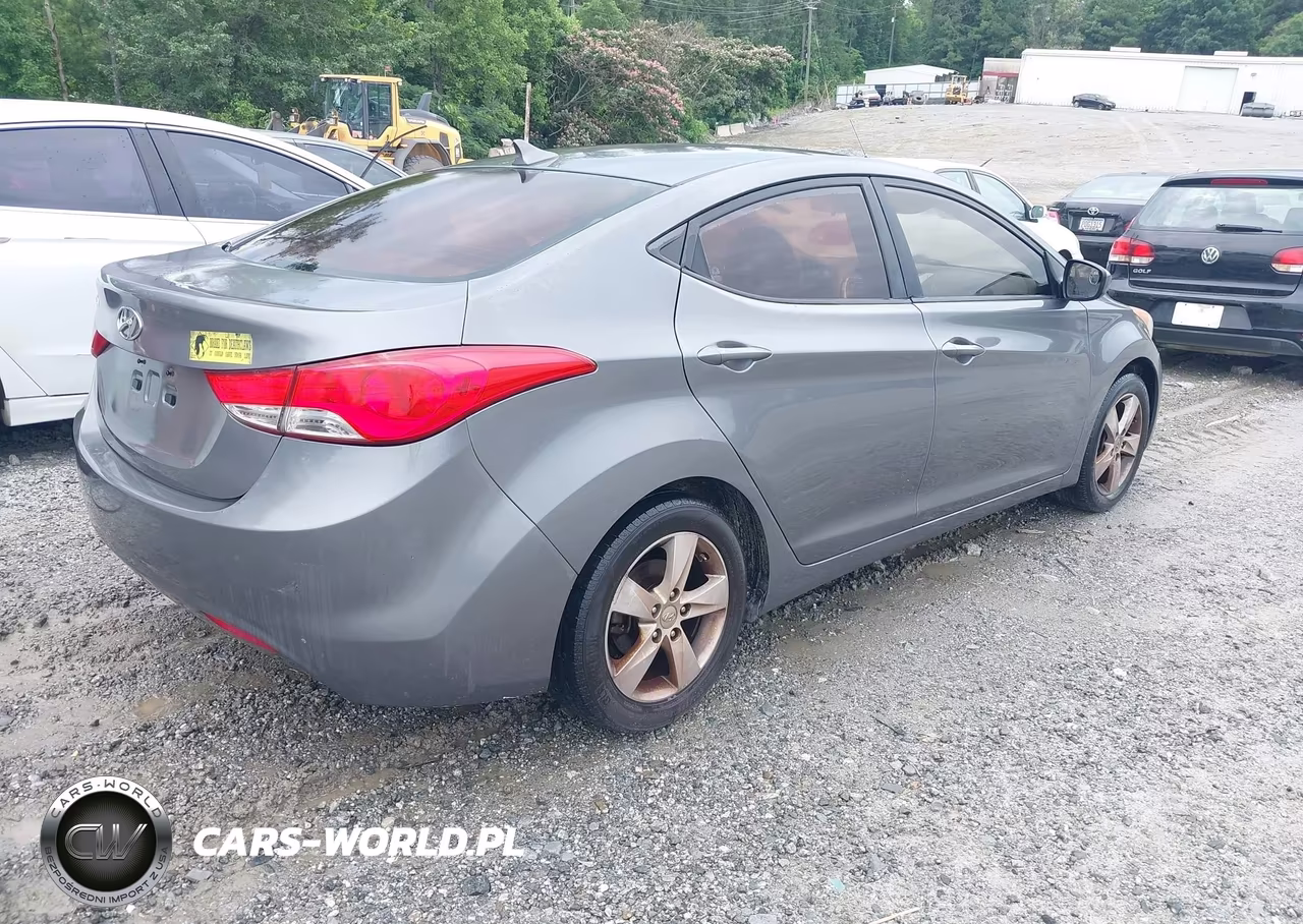 2012 Hyundai Elantra Gls VIN:5NPDH4AE2CH094238 - 4