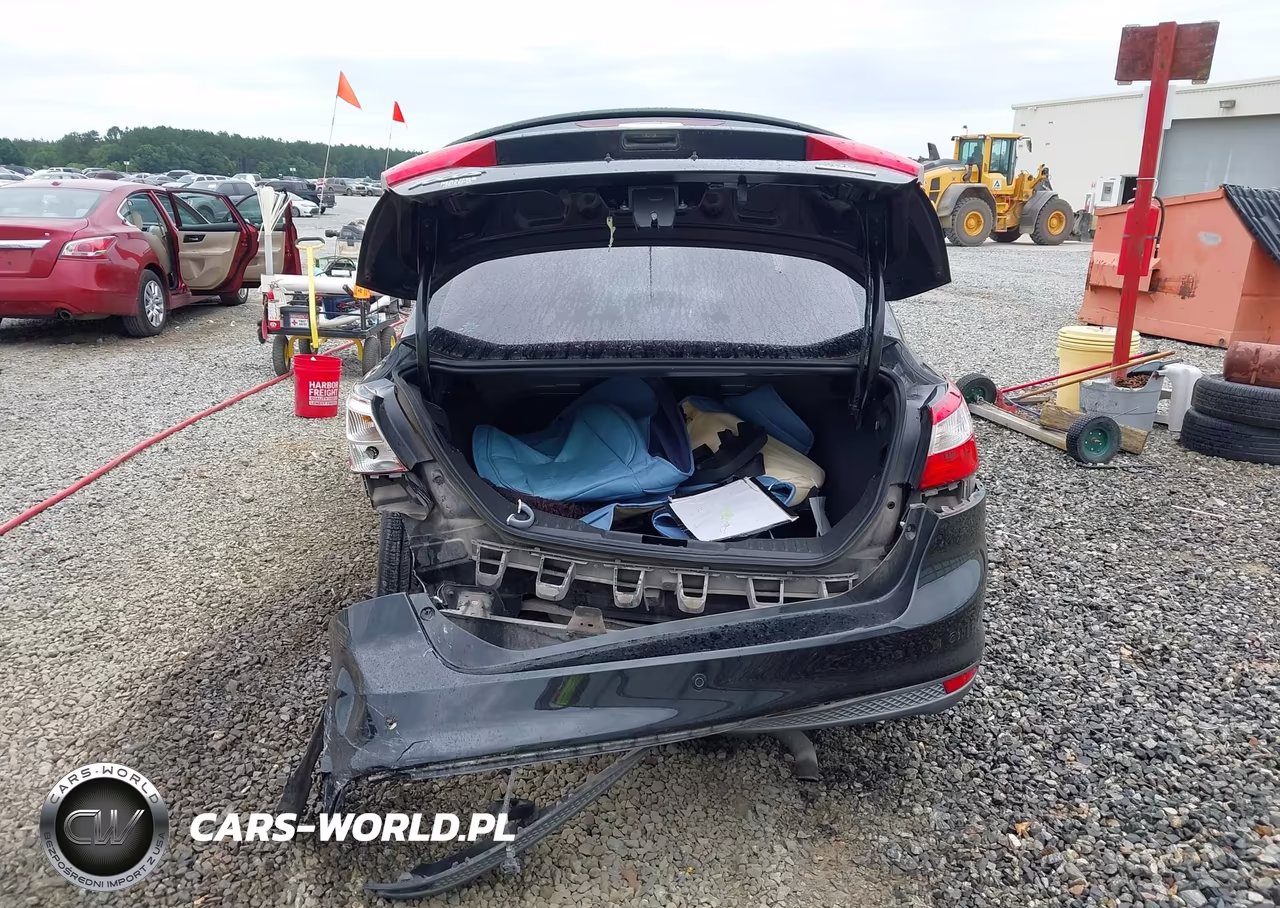 2014 Ford Focus Se VIN:1FADP3F28EL233840 - 16