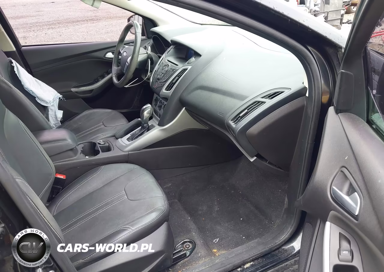 2014 Ford Focus Se VIN:1FADP3F28EL233840 - 5
