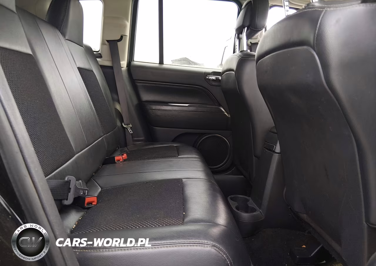 2017 Jeep Compass Latitude 4X4 VIN:1C4NJDEB9HD154585 - 8