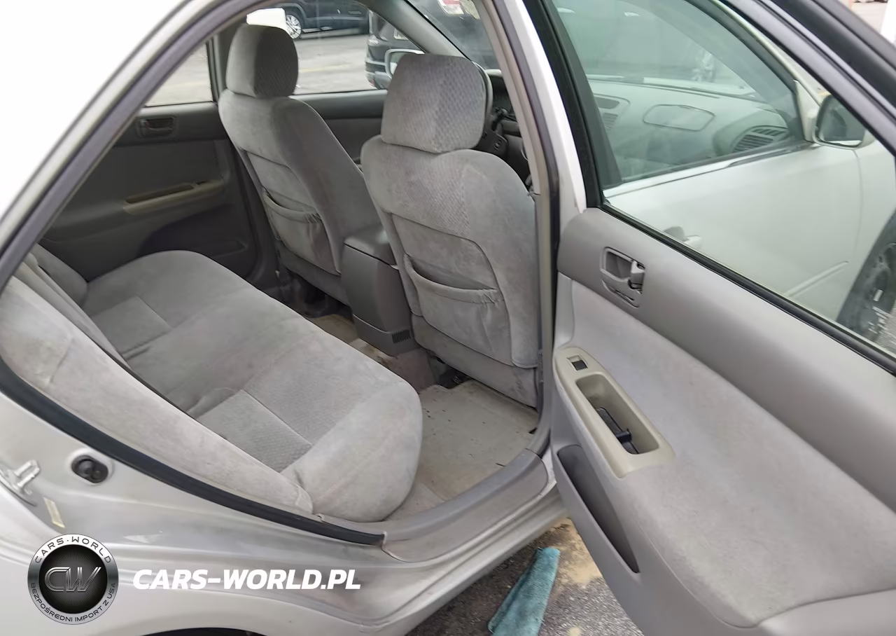 2004 Toyota Camry Le VIN:4T1BE32K24U271209 - 8