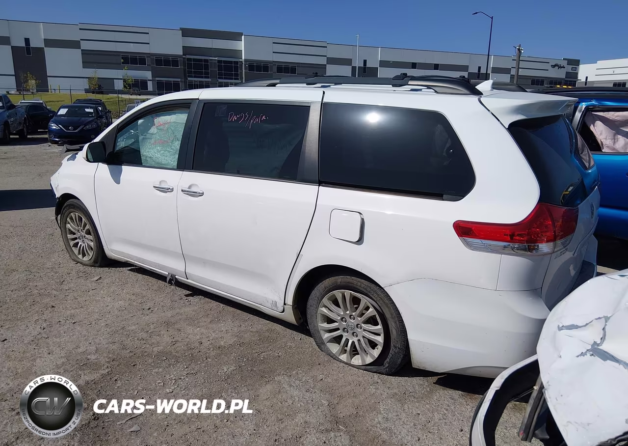 2012 Toyota Sienna Xle V6 8 Passenger VIN:5TDYK3DC2CS186774 - 3
