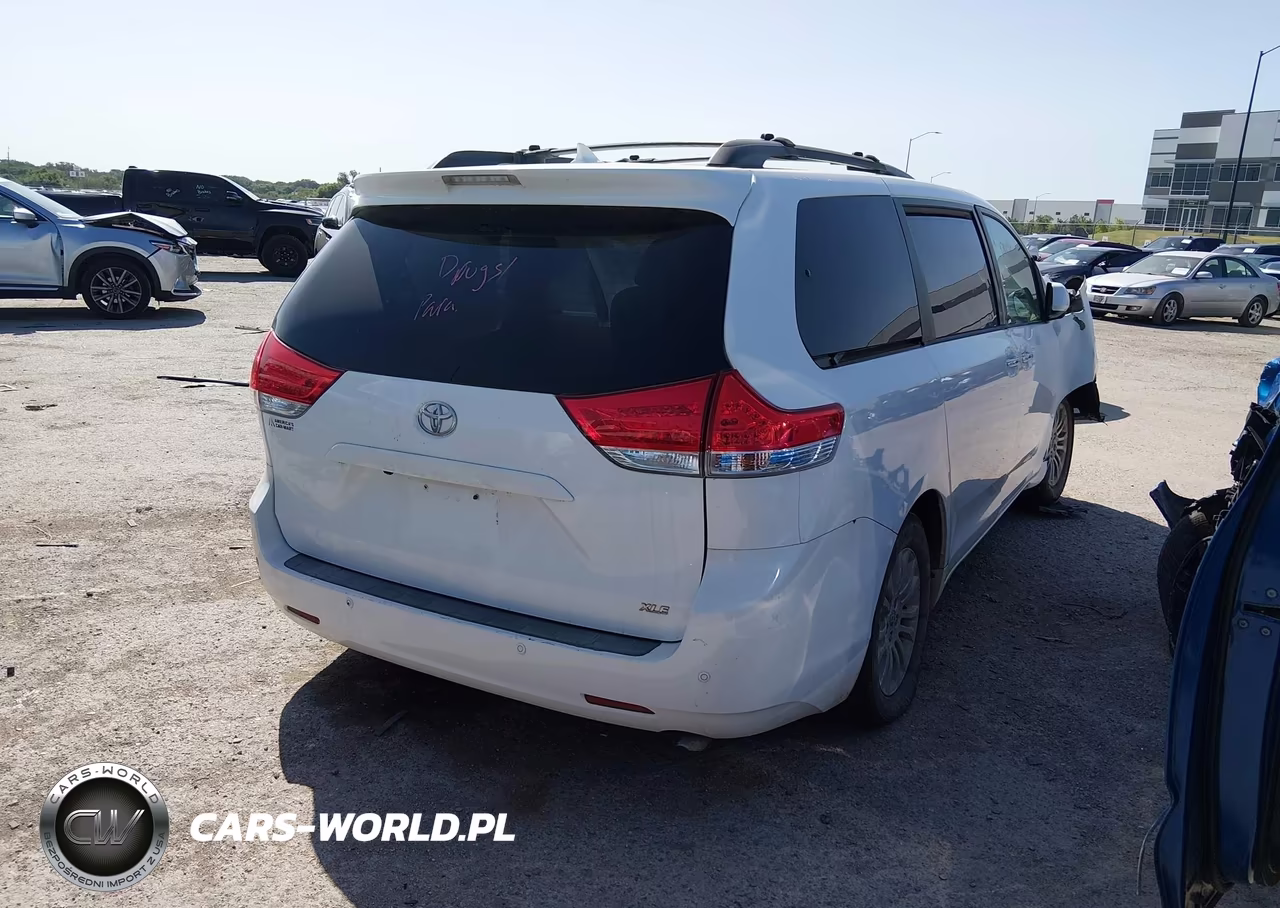 2012 Toyota Sienna Xle V6 8 Passenger VIN:5TDYK3DC2CS186774 - 4