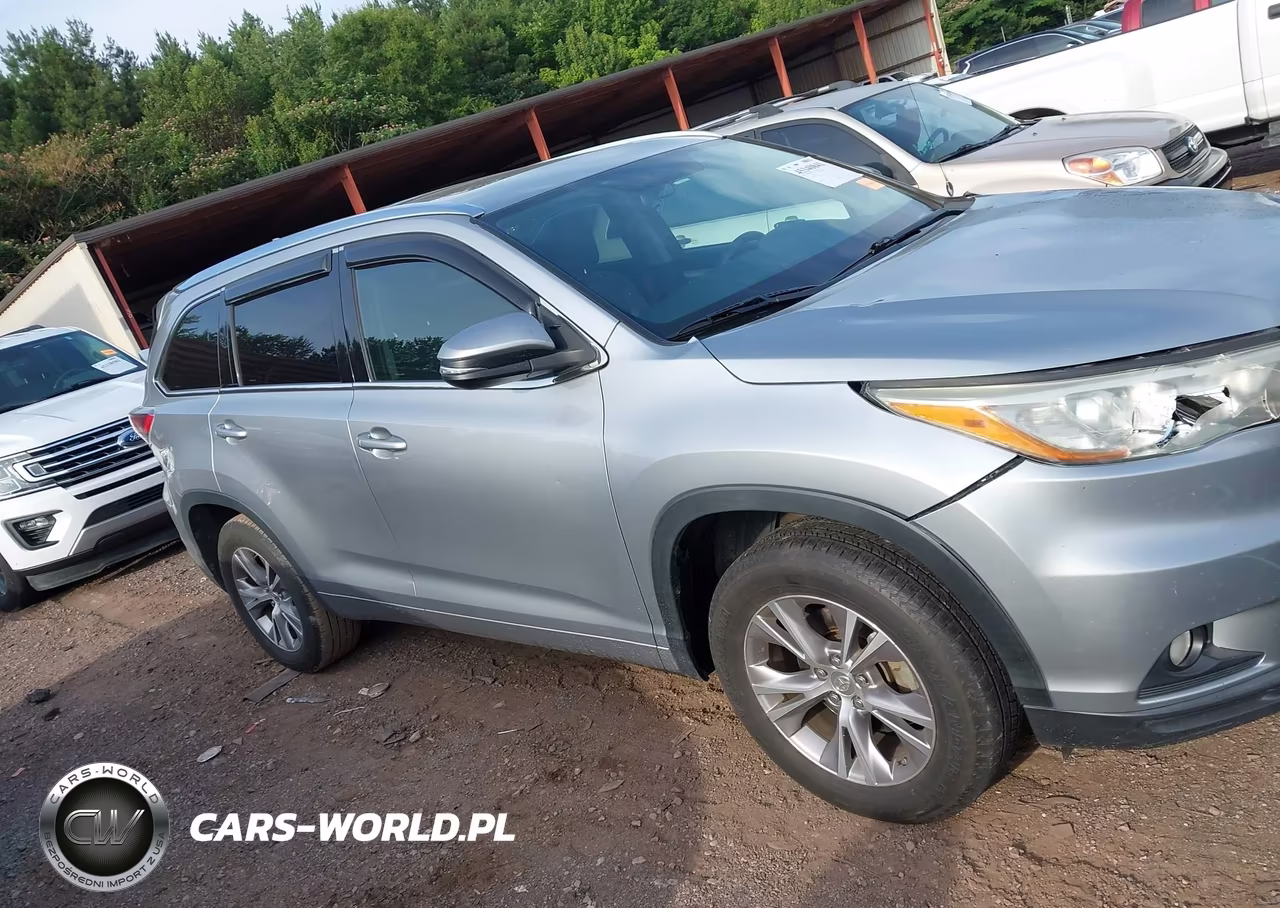 2015 Toyota Highlander Xle V6 VIN:5TDKKRFH5FS106163 - 13