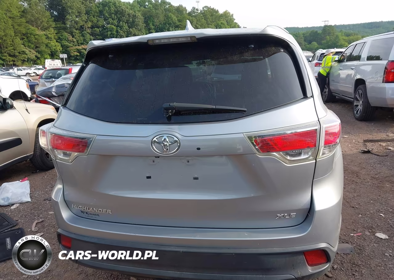 2015 Toyota Highlander Xle V6 VIN:5TDKKRFH5FS106163 - 16