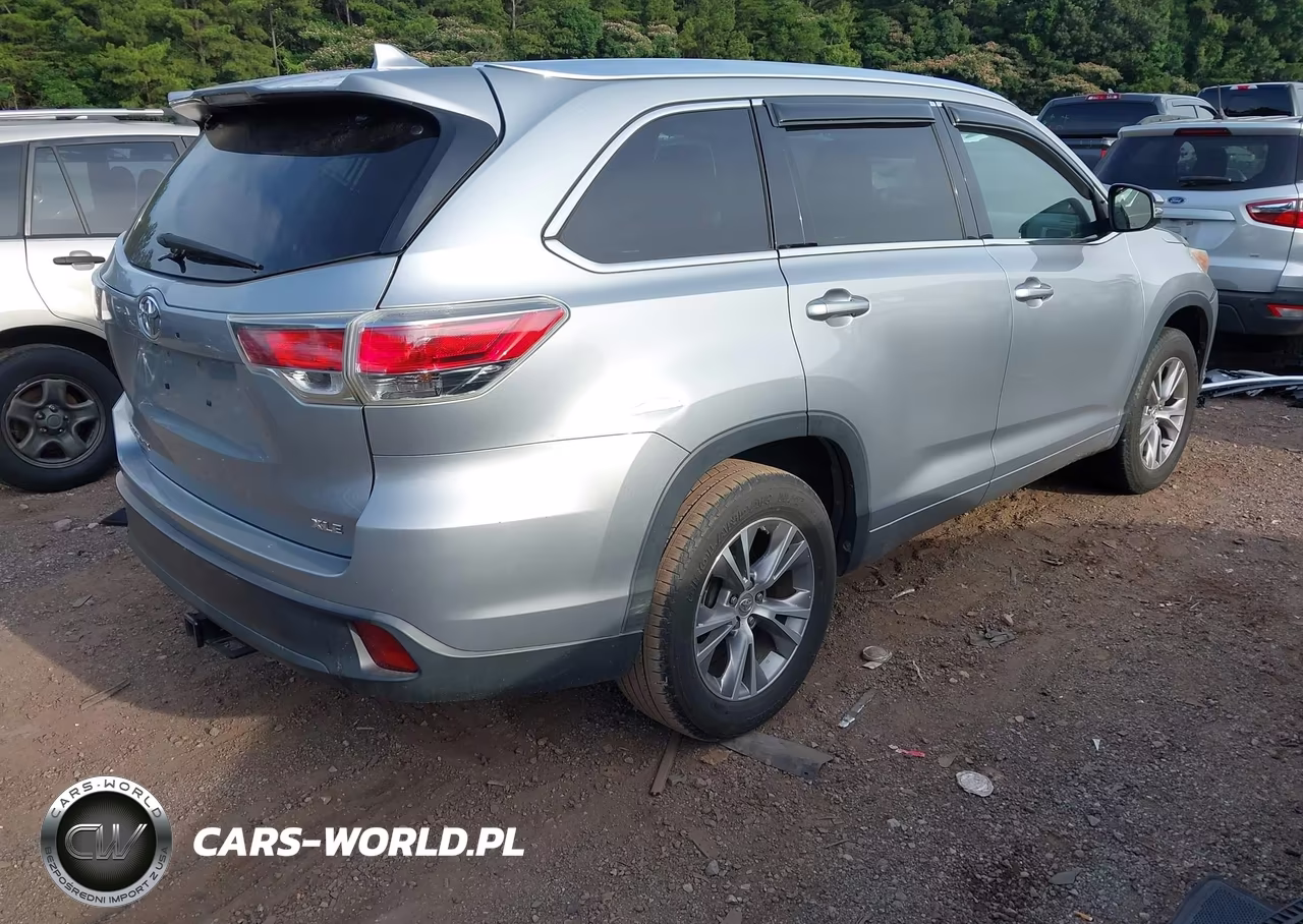 2015 Toyota Highlander Xle V6 VIN:5TDKKRFH5FS106163 - 4