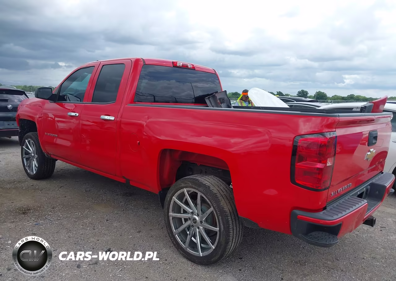 2017 Chevrolet Silverado 1500 Custom VIN:1GCRCPEH0HZ175443 - 3
