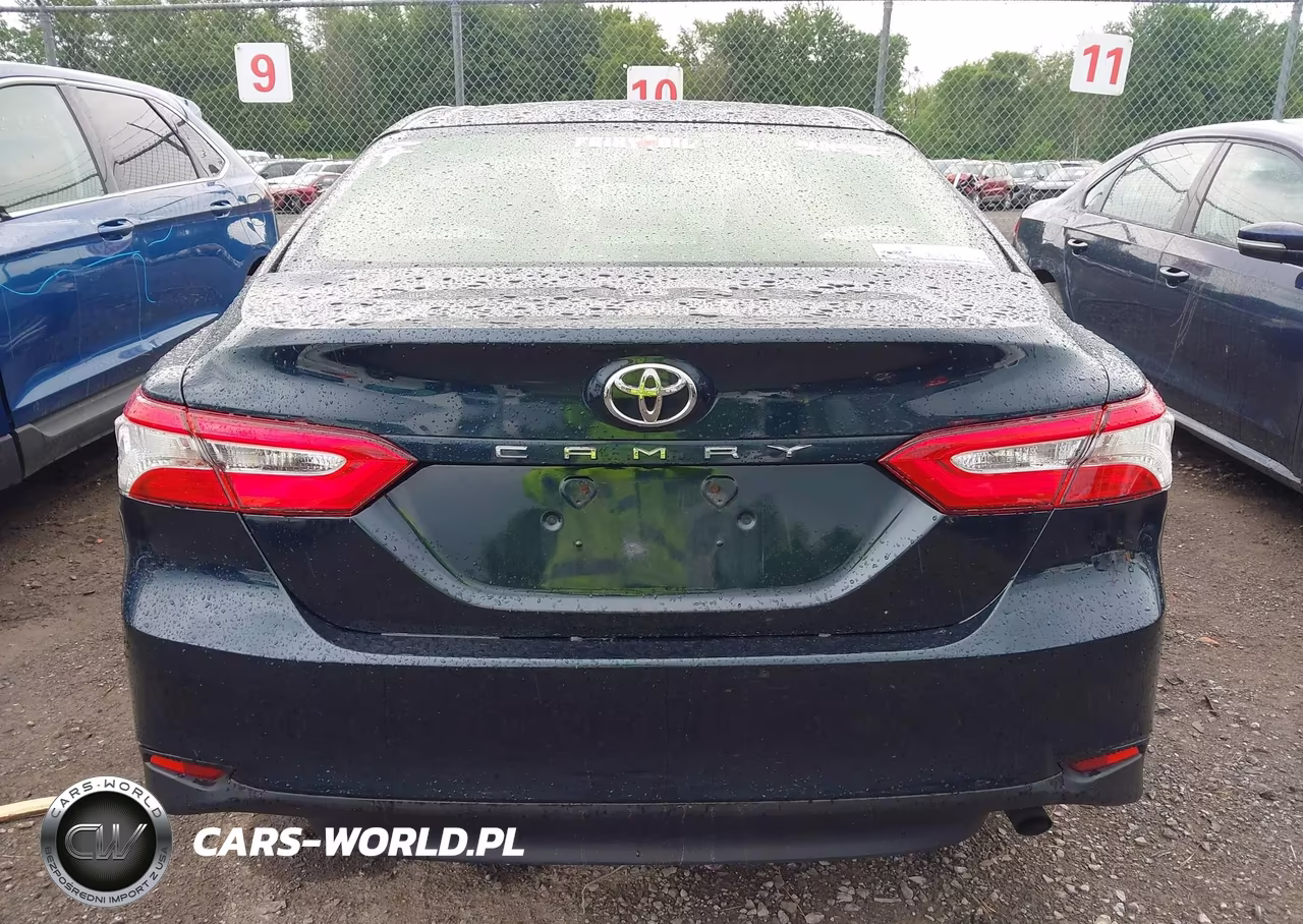 2018 Toyota Camry Le VIN:JTNB11HK9J3017859 - 16