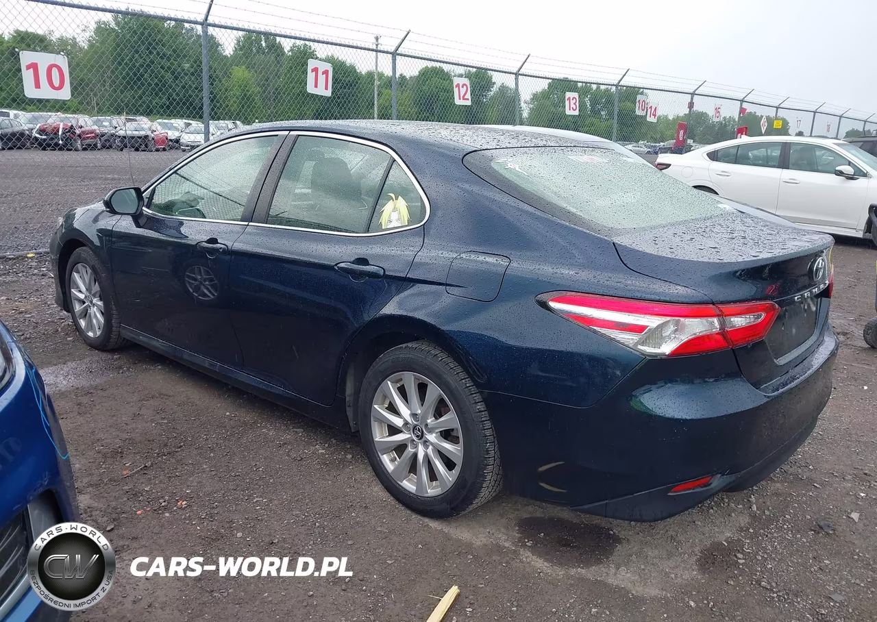 2018 Toyota Camry Le VIN:JTNB11HK9J3017859 - 3