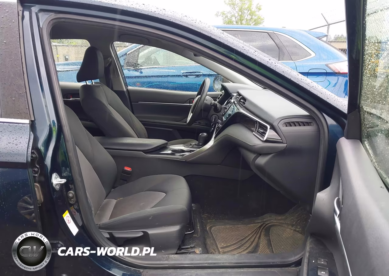 2018 Toyota Camry Le VIN:JTNB11HK9J3017859 - 5