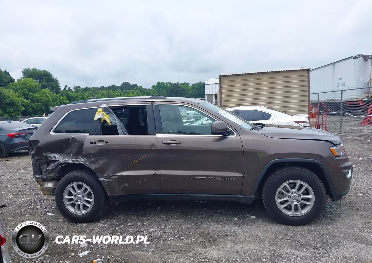 2020 Jeep Grand Cherokee Laredo E 4X4 VIN:1C4RJFAG2LC364250 - 13