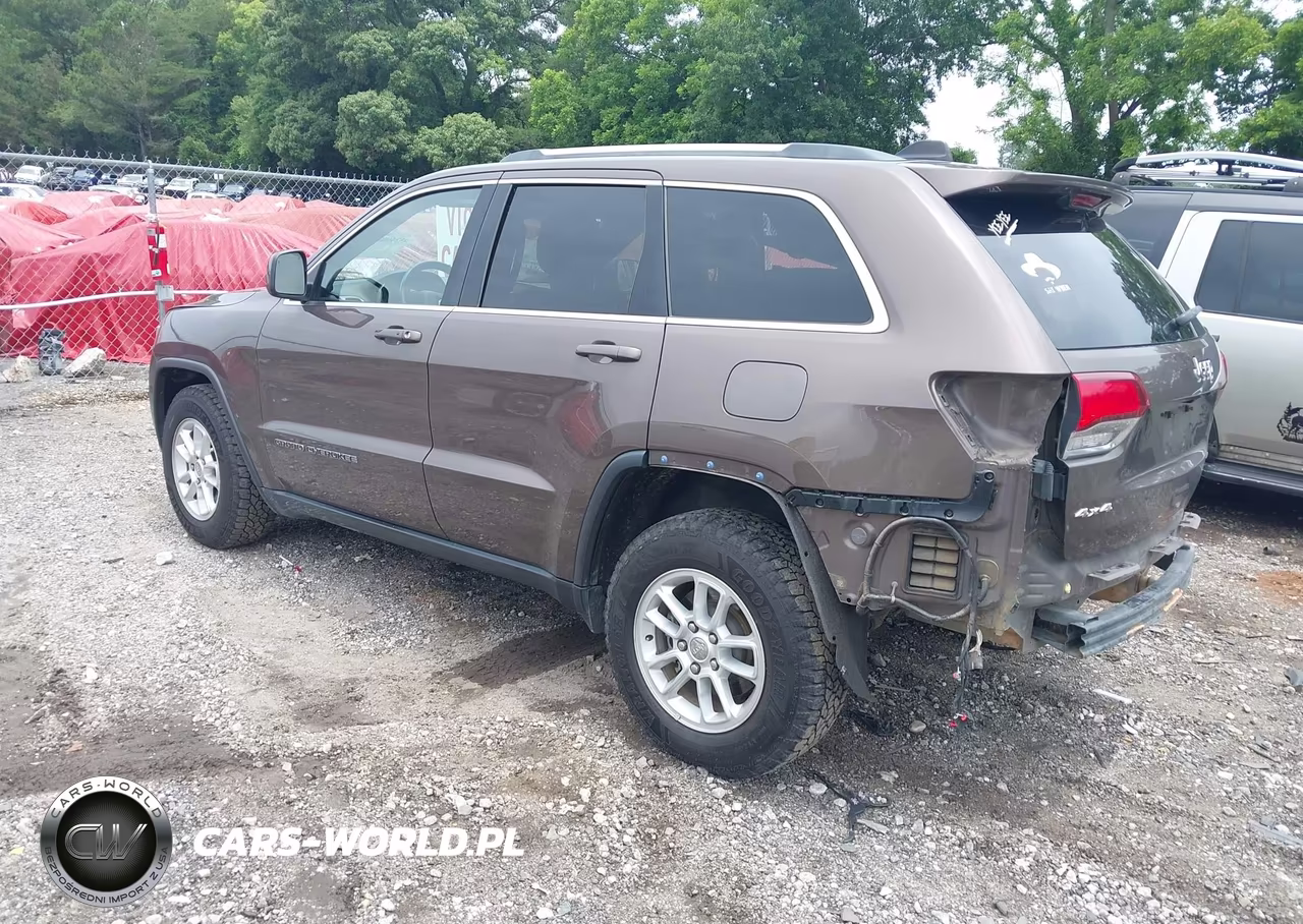 2020 Jeep Grand Cherokee Laredo E 4X4 VIN:1C4RJFAG2LC364250 - 3