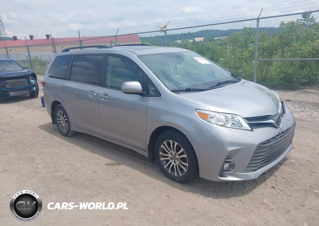2018 Toyota Sienna Xle 8 Passenger