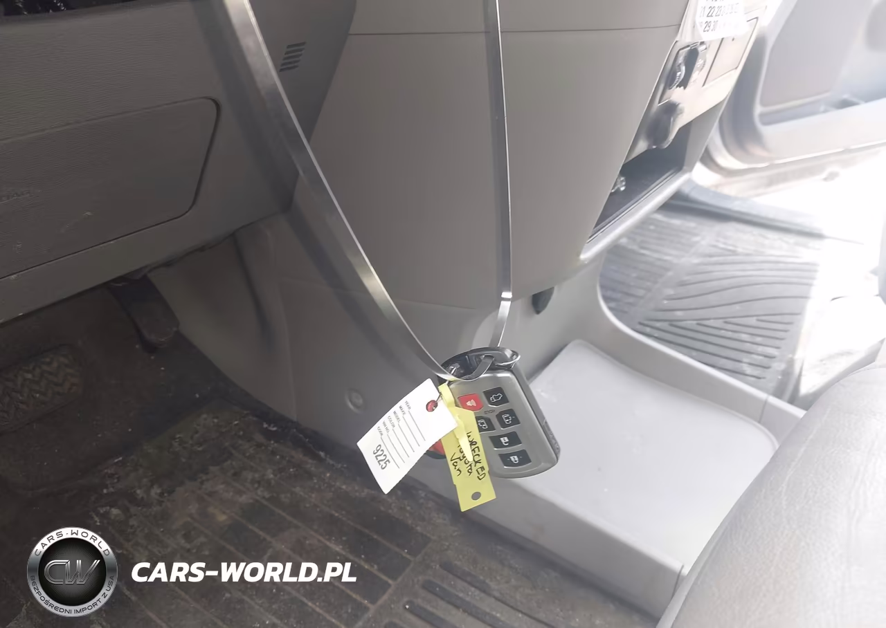 2018 Toyota Sienna Xle 8 Passenger VIN:5TDYZ3DC4JS947670 - 11