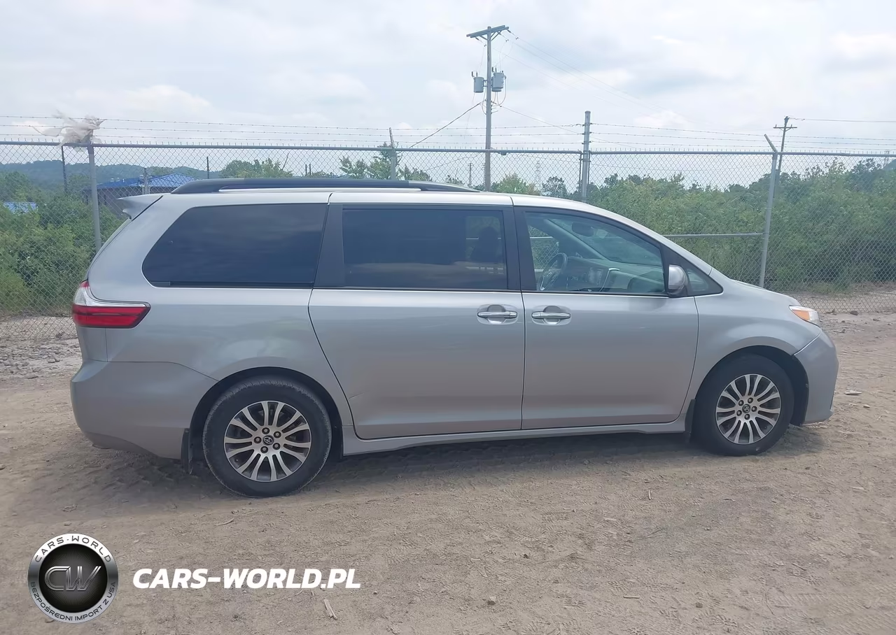 2018 Toyota Sienna Xle 8 Passenger VIN:5TDYZ3DC4JS947670 - 14