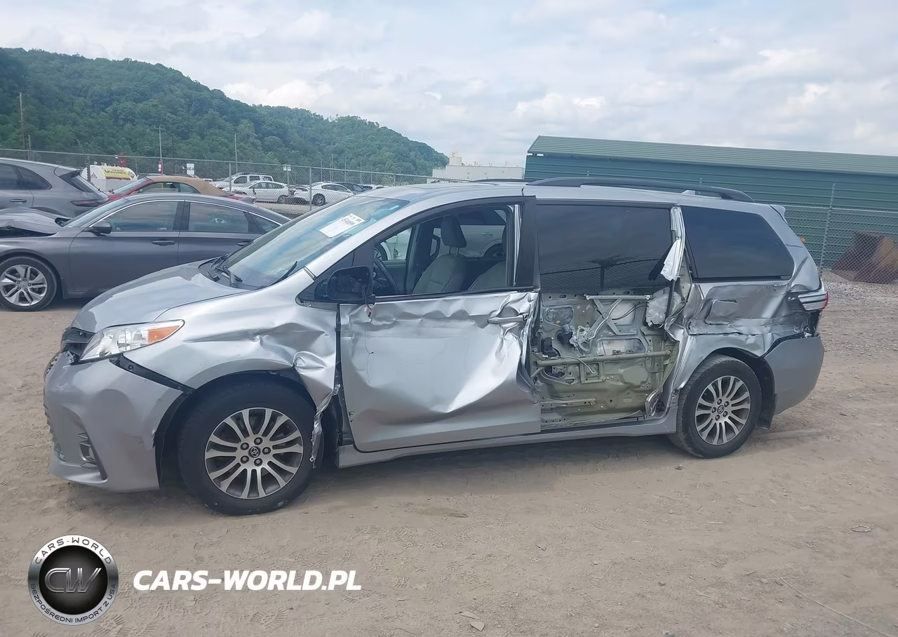 2018 Toyota Sienna Xle 8 Passenger VIN:5TDYZ3DC4JS947670 - 15