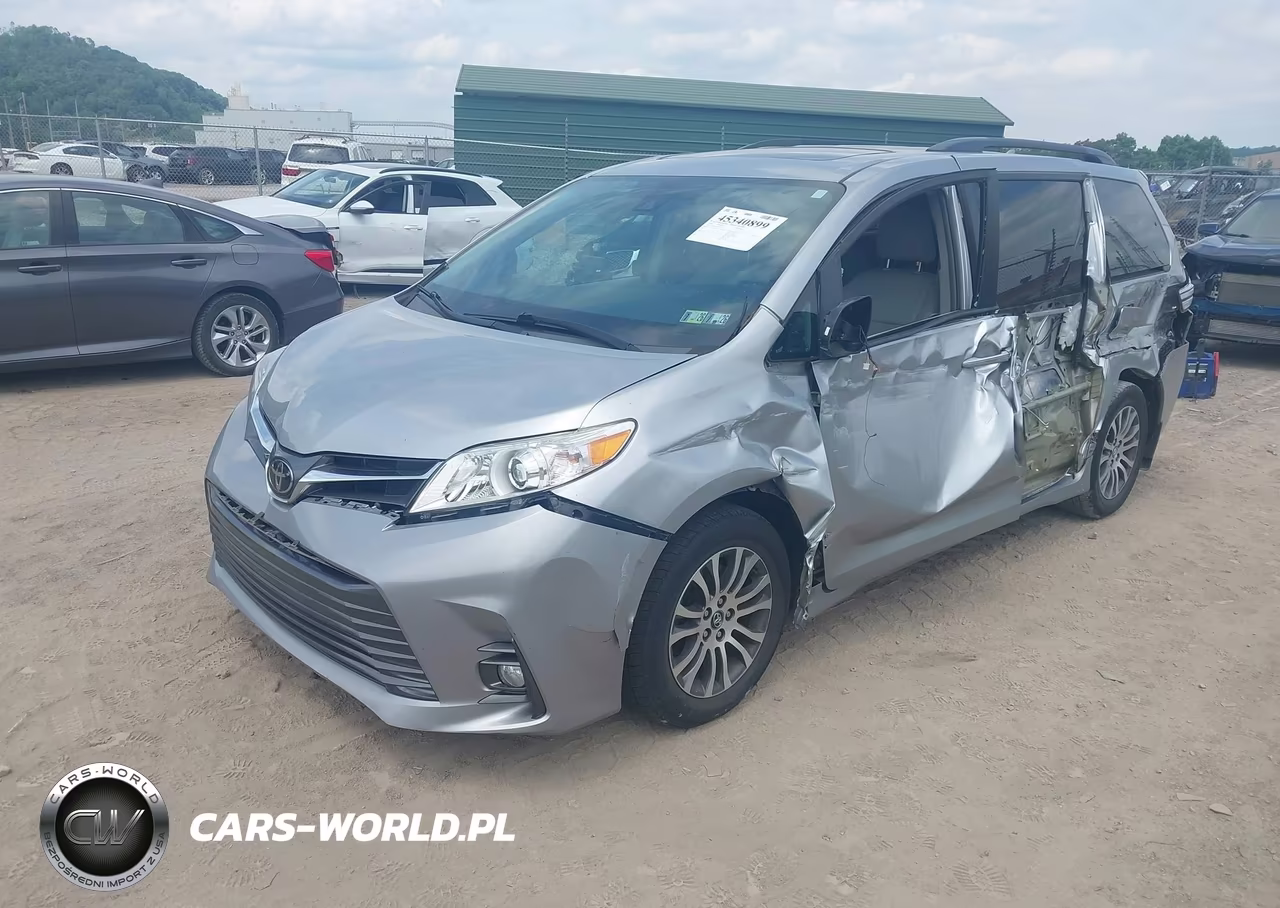 2018 Toyota Sienna Xle 8 Passenger VIN:5TDYZ3DC4JS947670 - 2