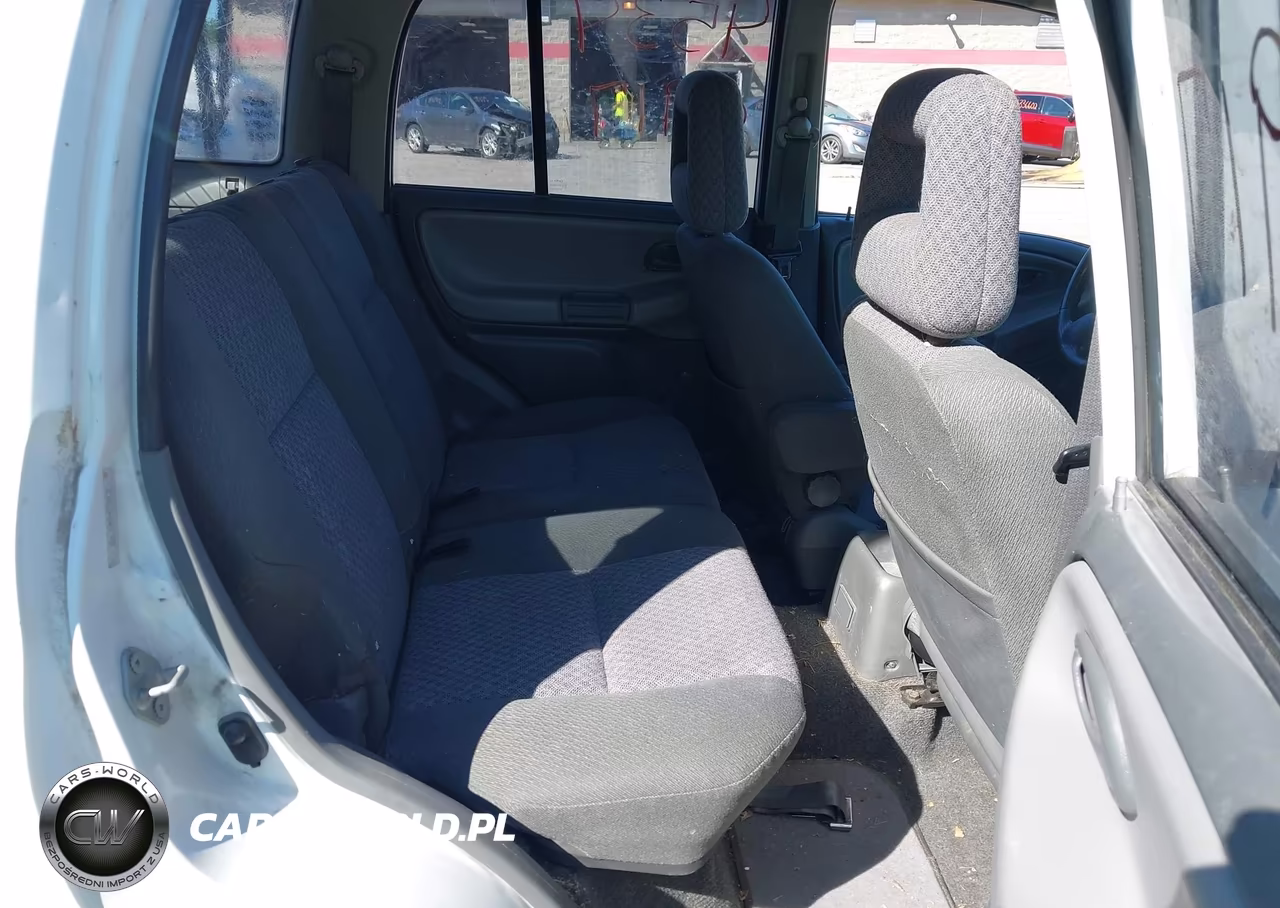 2004 Chevrolet Tracker VIN:2CNBE134246917402 - 8