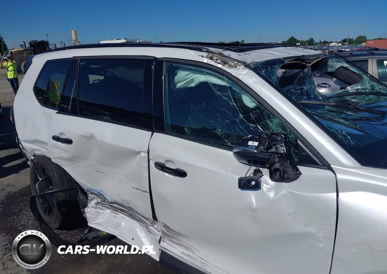 2025 Toyota Grand Highlander Hybrid Nightshade Edition VIN:5TDACAB51SS061044 - 13