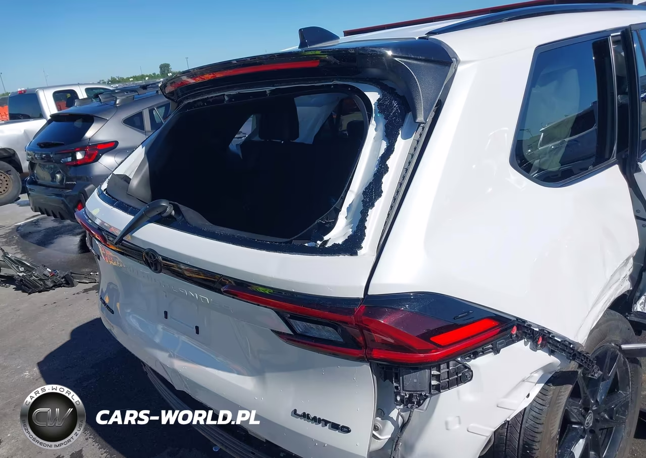 2025 Toyota Grand Highlander Hybrid Nightshade Edition VIN:5TDACAB51SS061044 - 14
