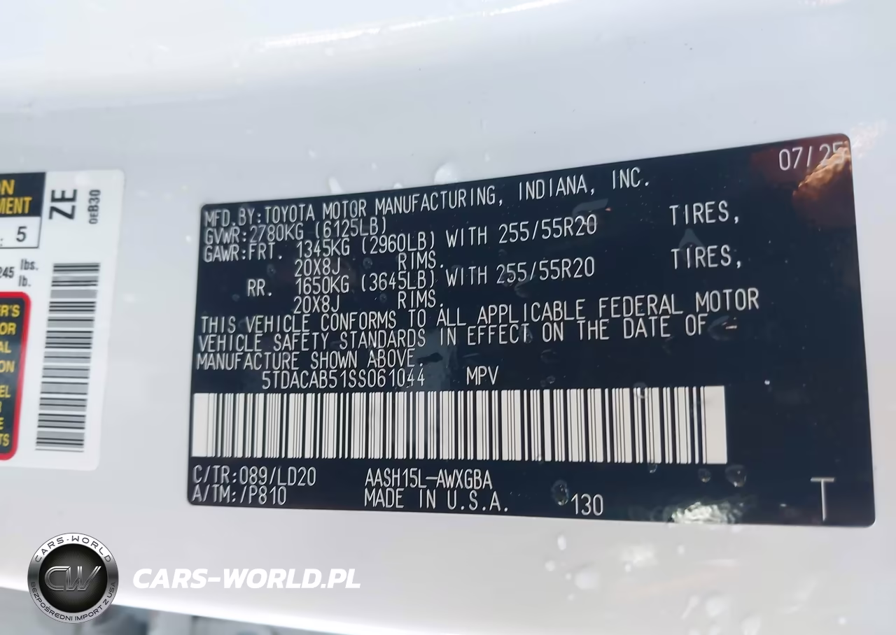 2025 Toyota Grand Highlander Hybrid Nightshade Edition VIN:5TDACAB51SS061044 - 9