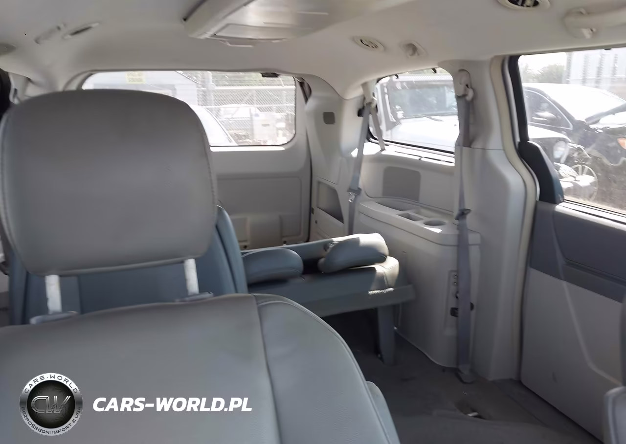 2009 Chrysler Town & Country Touring VIN:2A8HR54109R553364 - 8