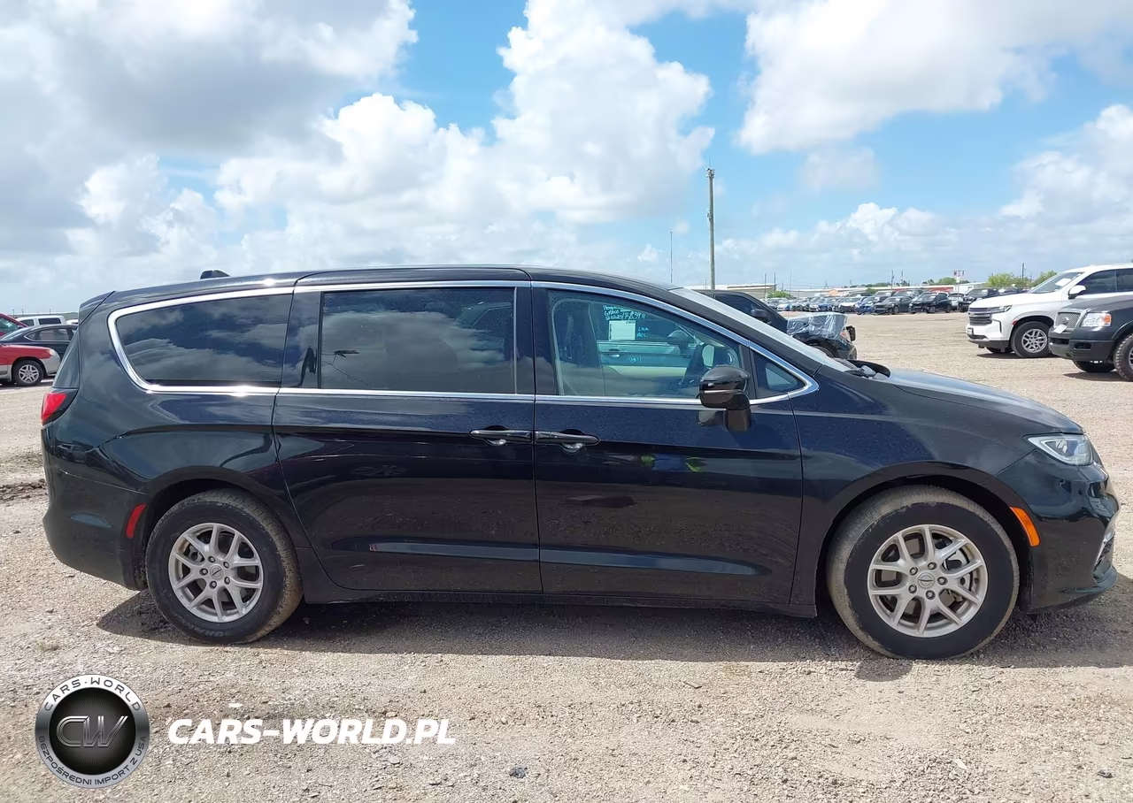 2024 Chrysler Pacifica Touring L VIN:2C4RC1BG5RR136321 - 14