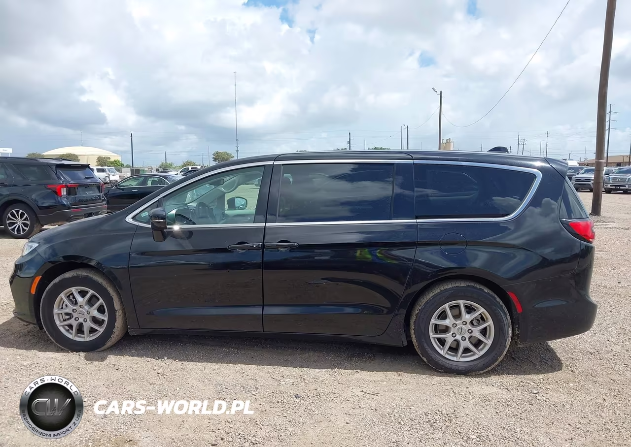 2024 Chrysler Pacifica Touring L VIN:2C4RC1BG5RR136321 - 15