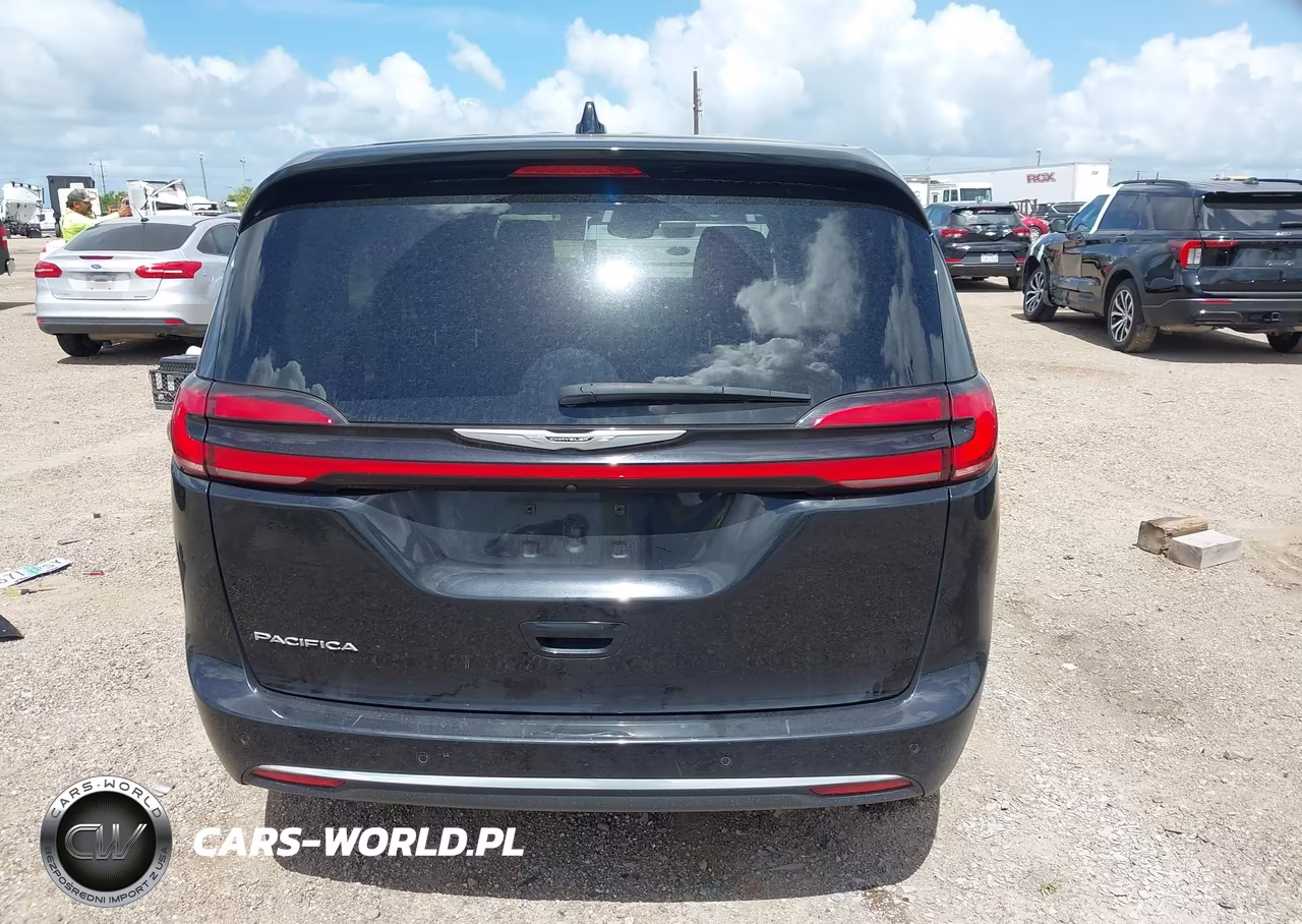 2024 Chrysler Pacifica Touring L VIN:2C4RC1BG5RR136321 - 17