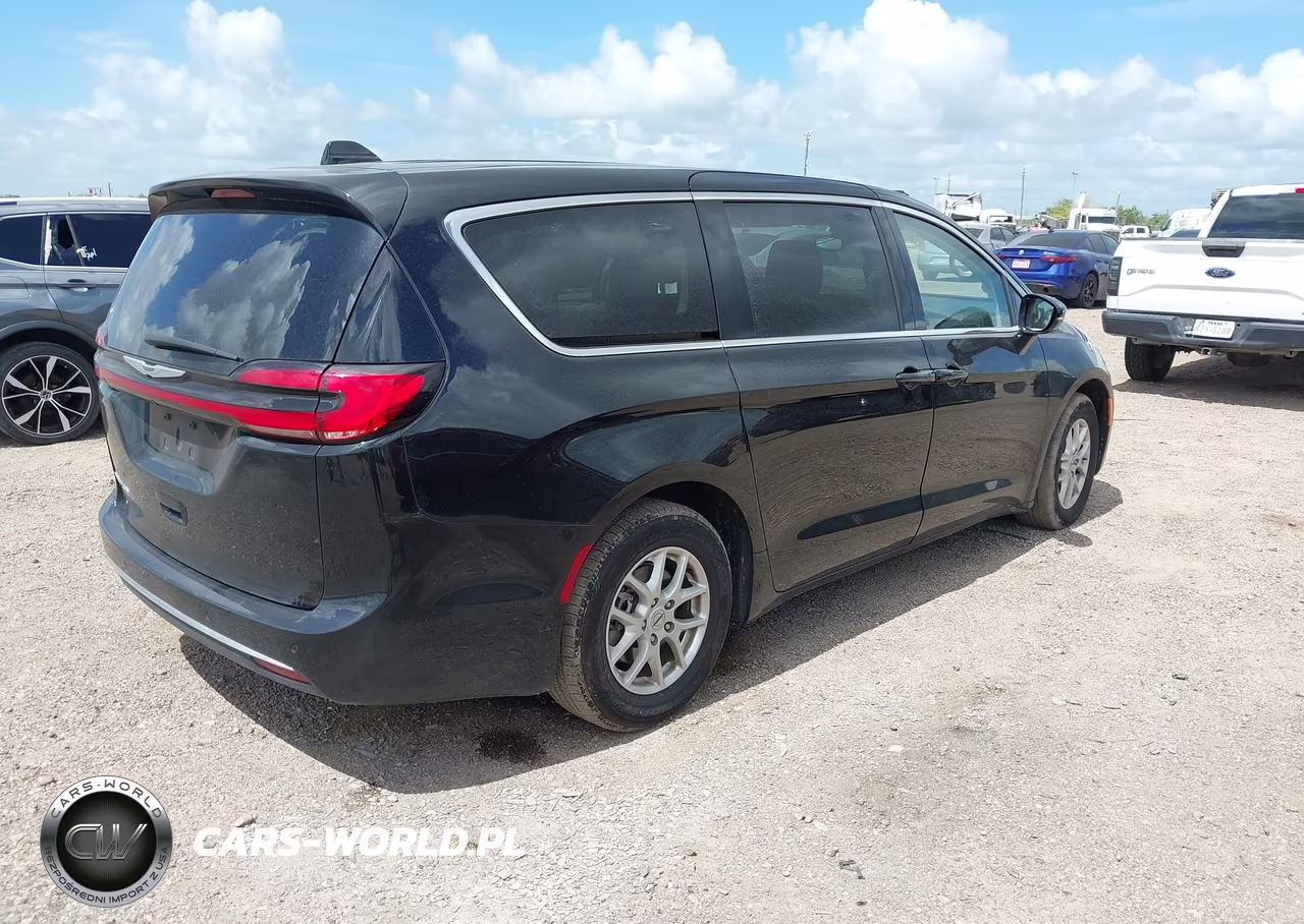 2024 Chrysler Pacifica Touring L VIN:2C4RC1BG5RR136321 - 4