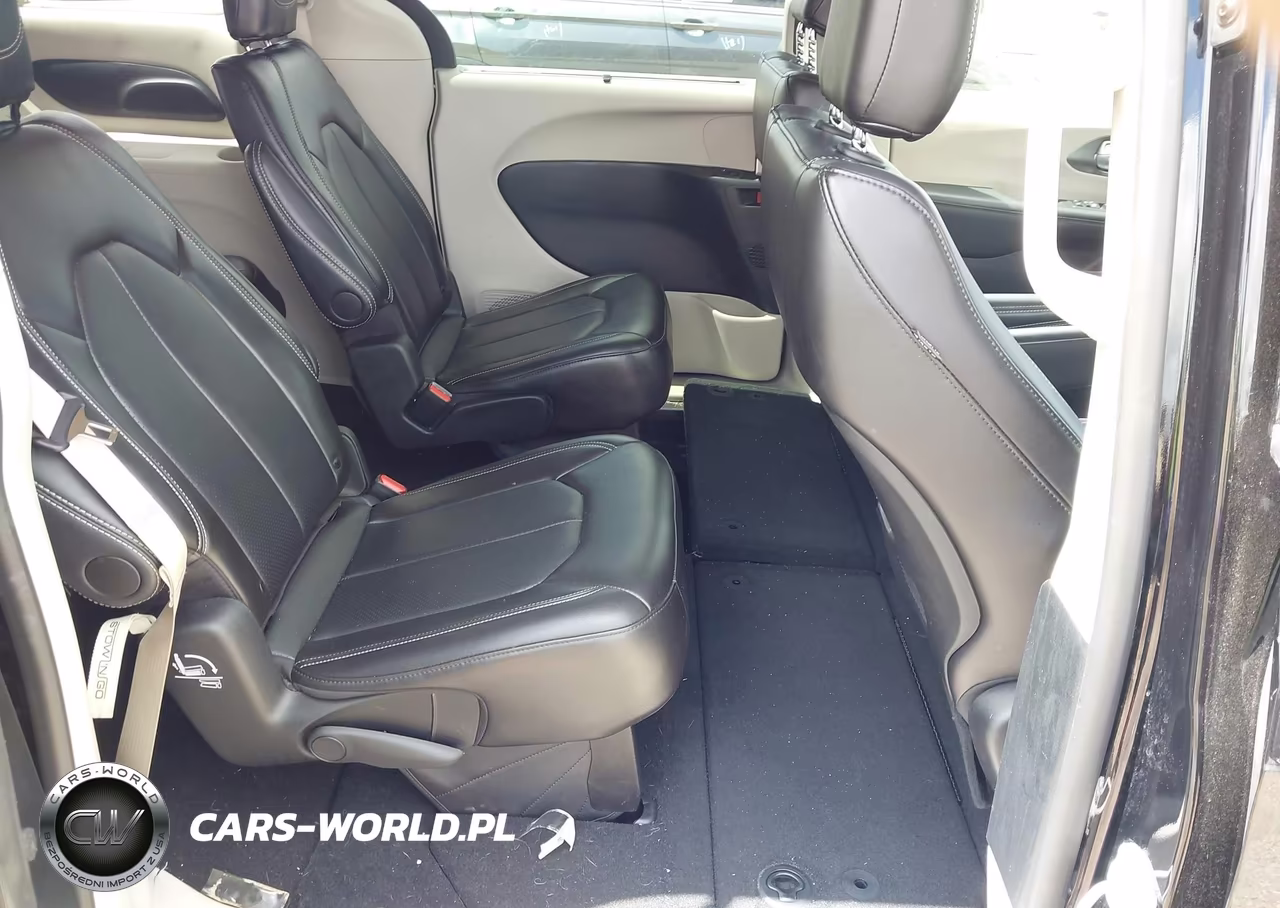 2024 Chrysler Pacifica Touring L VIN:2C4RC1BG5RR136321 - 8