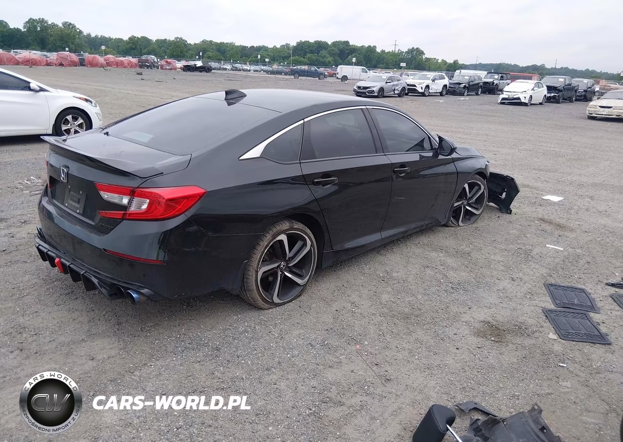 2018 Honda Accord Sport VIN:1HGCV1F3XJA094469 - 4