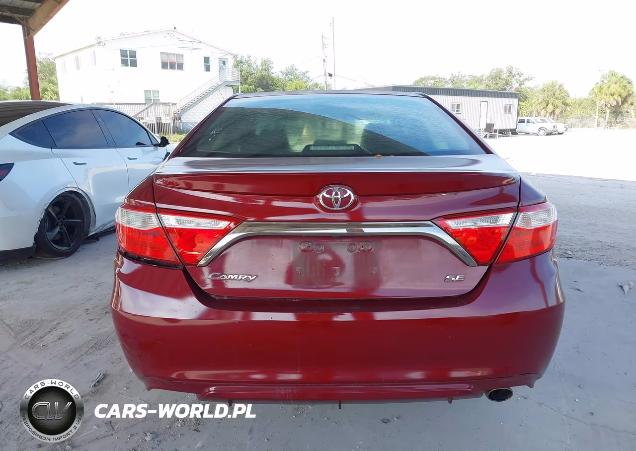 2016 Toyota Camry Se VIN:4T1BF1FK1GU585580 - 16