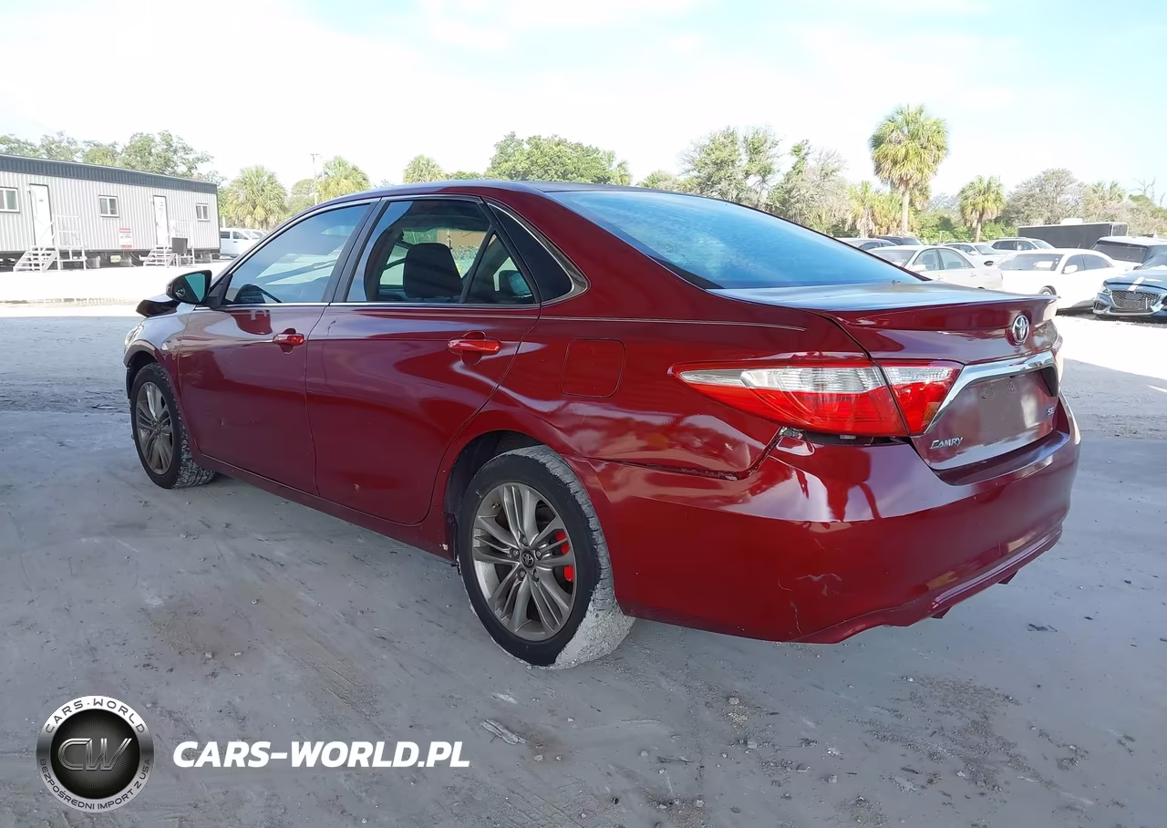 2016 Toyota Camry Se VIN:4T1BF1FK1GU585580 - 3
