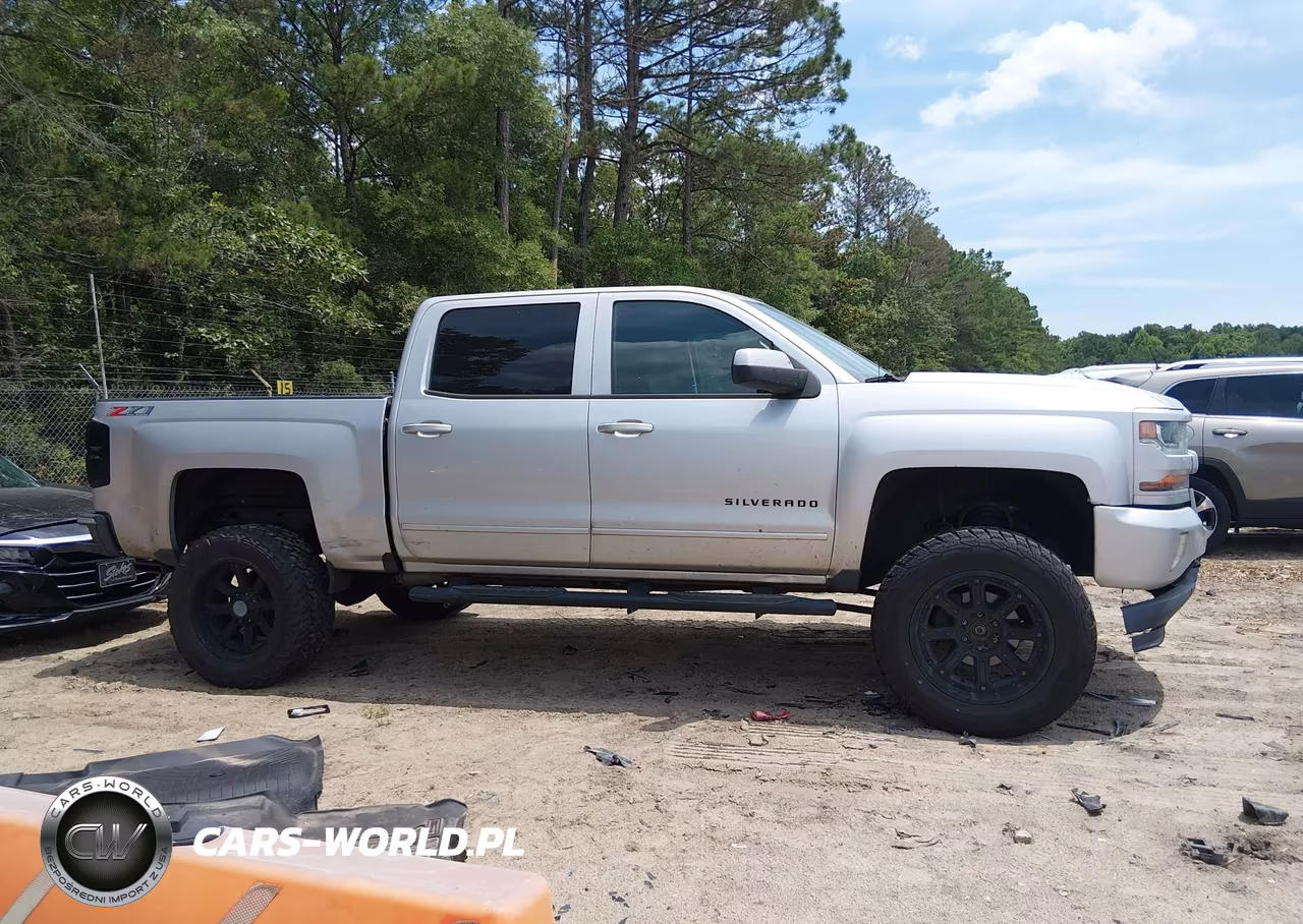 2018 Chevrolet Silverado 1500 2Lt VIN:3GCUKREC2JG570985 - 13