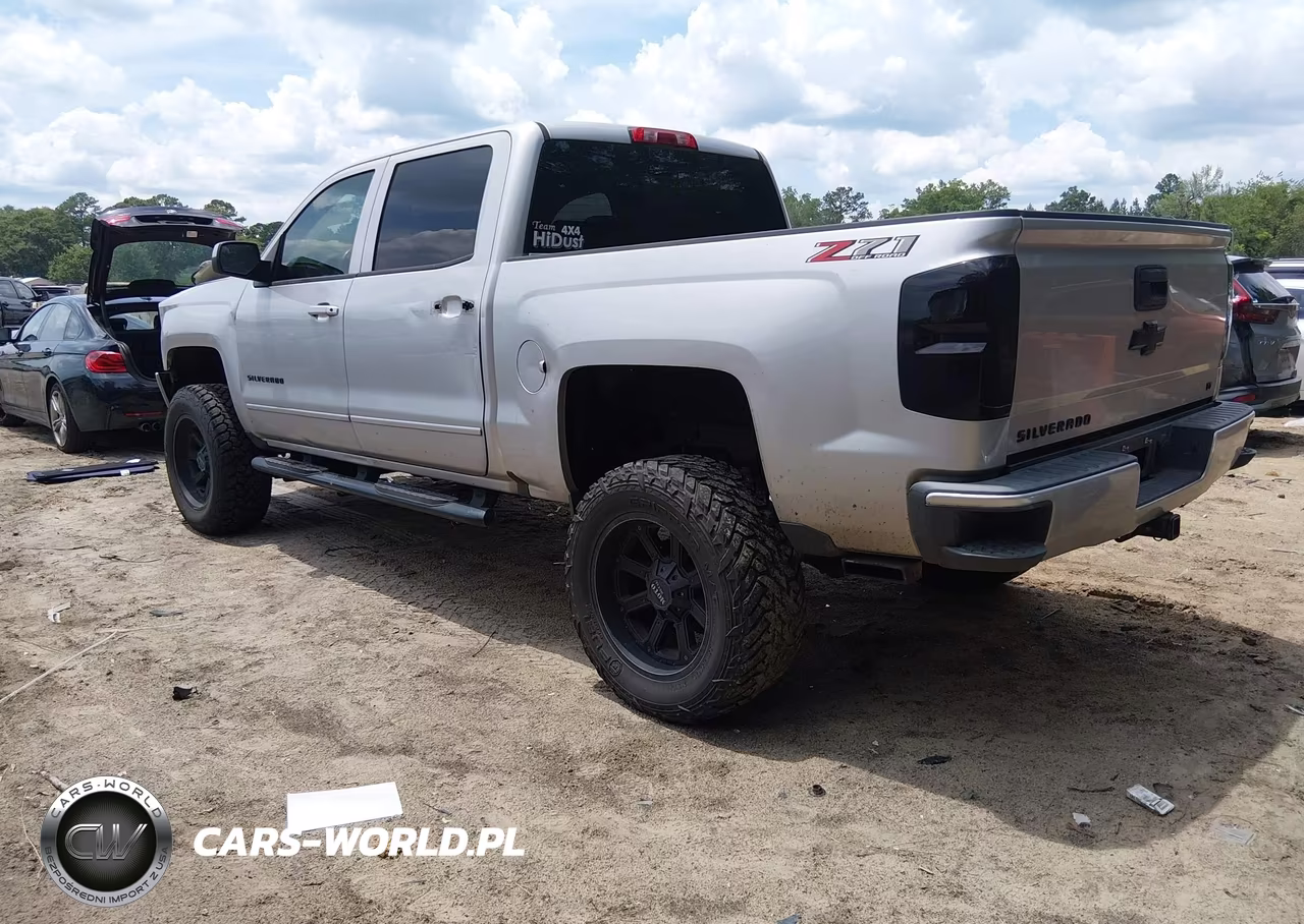 2018 Chevrolet Silverado 1500 2Lt VIN:3GCUKREC2JG570985 - 3