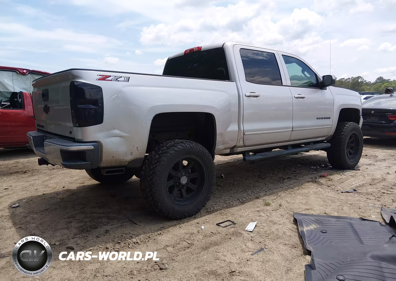 2018 Chevrolet Silverado 1500 2Lt VIN:3GCUKREC2JG570985 - 4