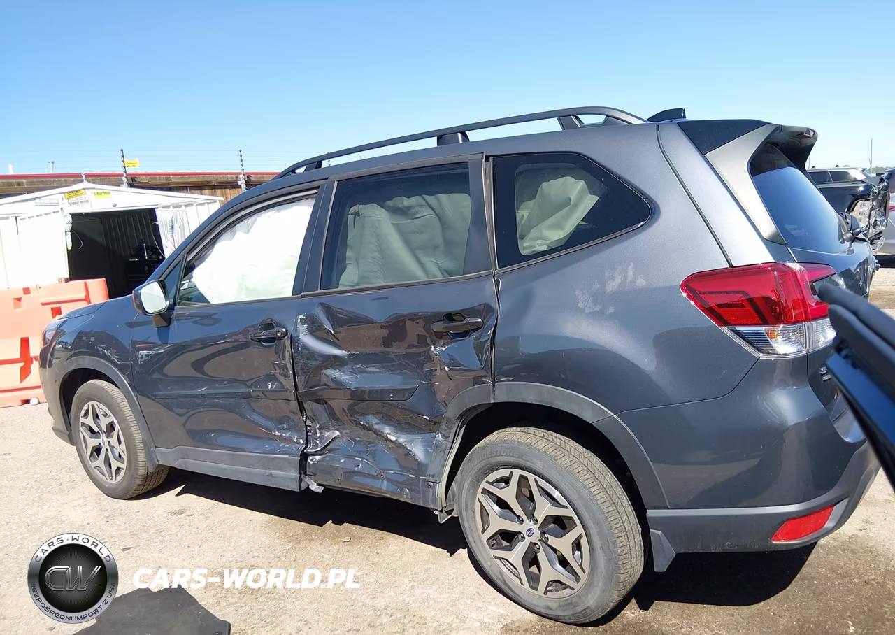 2024 Subaru Forester Premium VIN:JF2SKACC5RH515915 - 14