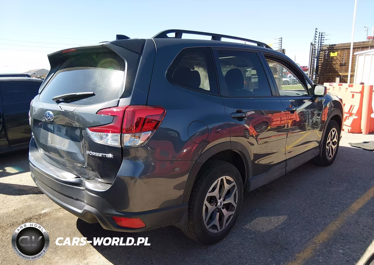 2024 Subaru Forester Premium VIN:JF2SKACC5RH515915 - 4