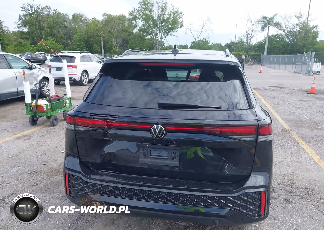 2025 Volkswagen Tiguan 2.0T Se R-Line Black VIN:3VVHR7RM6SM063791 - 16