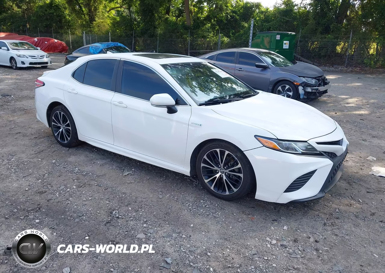 2019 Toyota Camry Hybrid Se