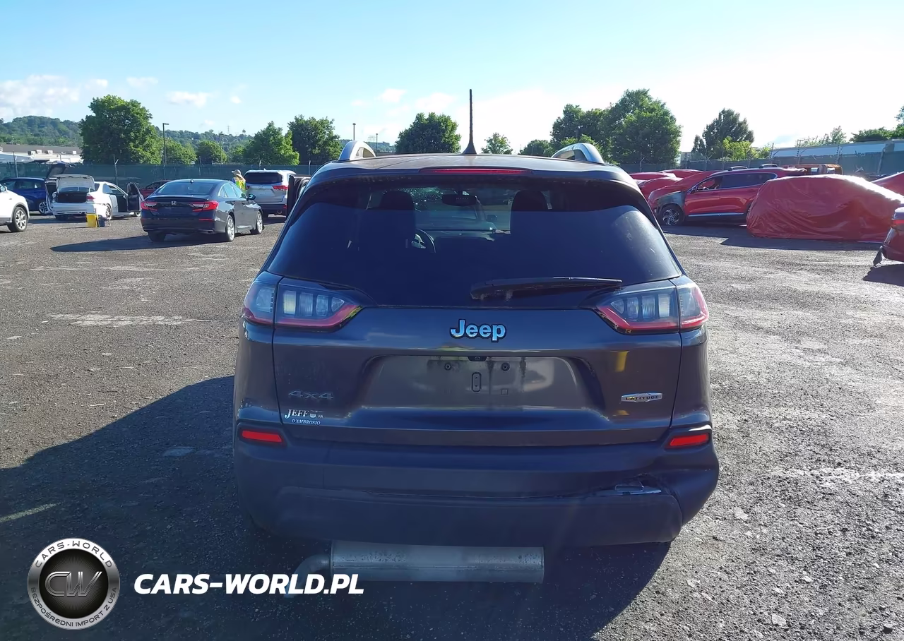 2019 Jeep Cherokee Latitude Plus 4X4 VIN:1C4PJMLB9KD228610 - 15