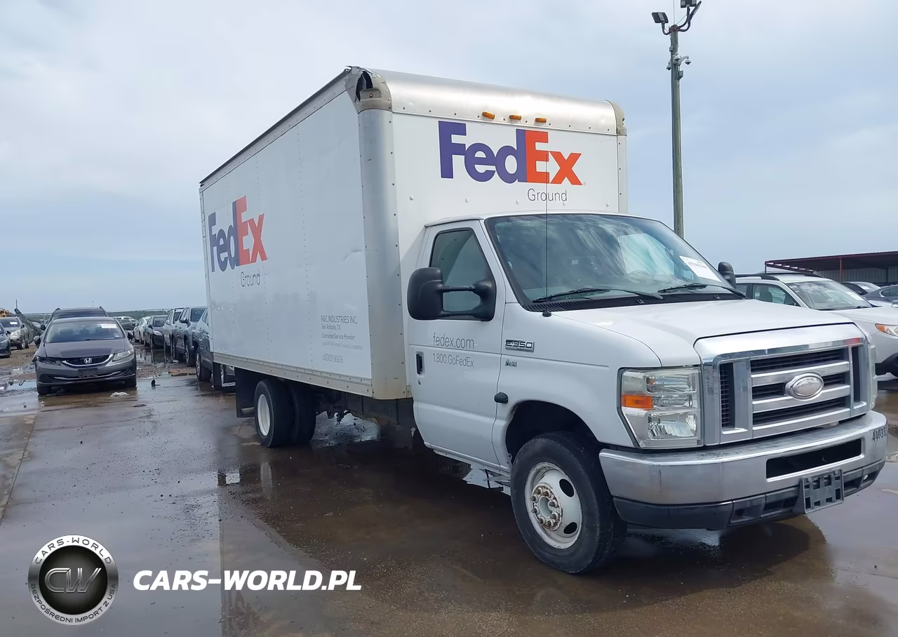 2014 Ford E-350 Cutaway