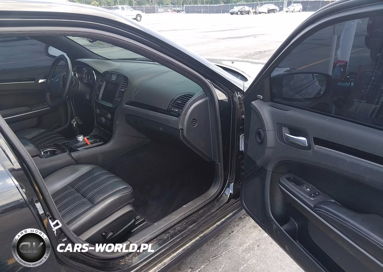 2021 Chrysler 300 300S VIN:2C3CCABT3MH562899 - 5